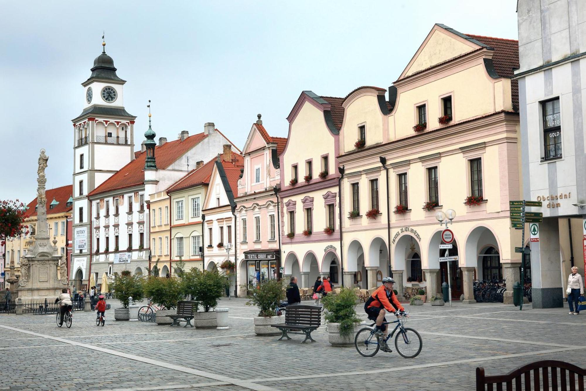 Hotel Zlata Hvezda Třeboň Exterior foto